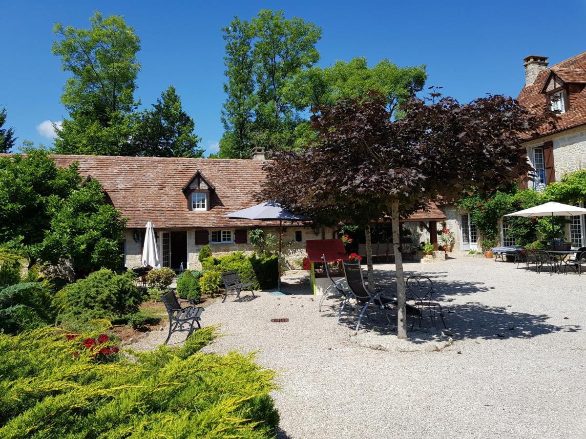 Moulin Du Soustre Acomodação com café da manhã Cavagnac Exterior foto