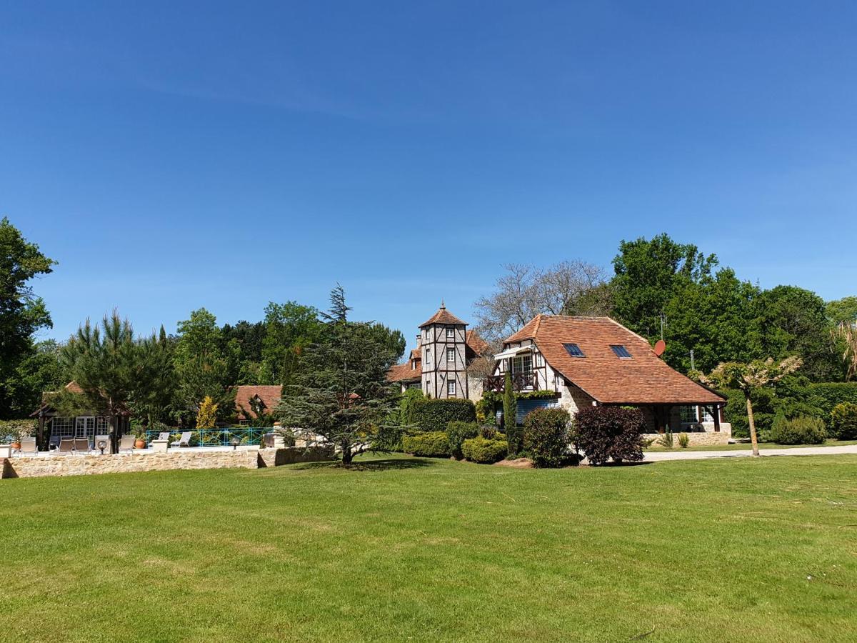 Moulin Du Soustre Acomodação com café da manhã Cavagnac Exterior foto